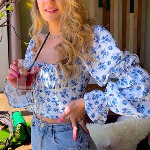 STRANGERS & LOVERS Floral  Crop Top